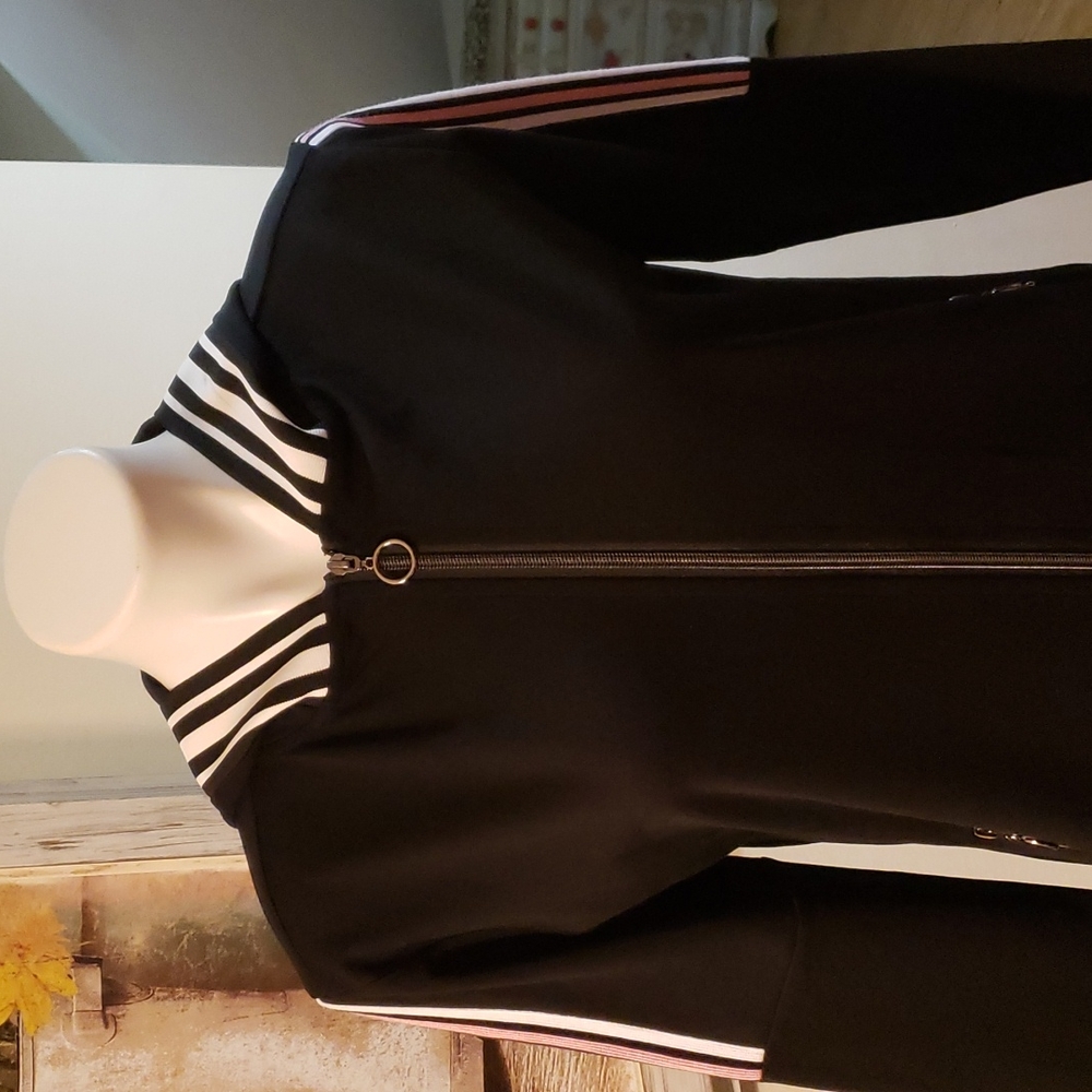 Oxygen Jacket - Picture 3 of 11